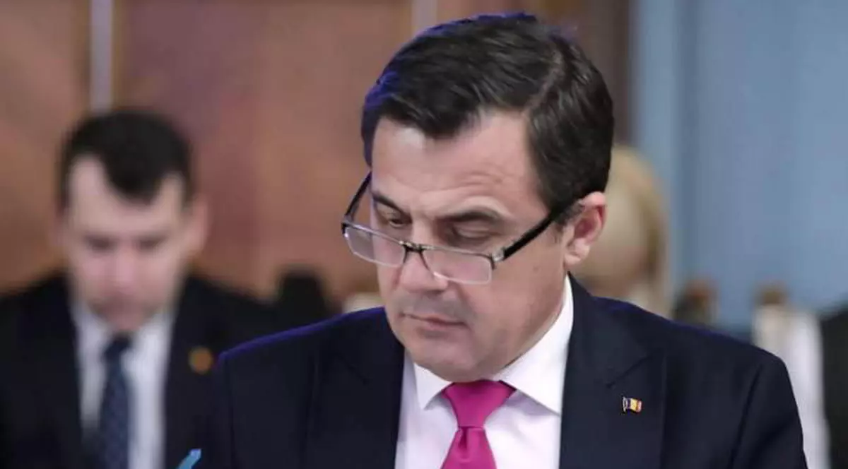 Ministrul Dezvoltării, Ion Ștefan, moment penibil în şedinţa de Guvern. S-a bâlbâit în timp ce încerca să pronunţe "PNDL"