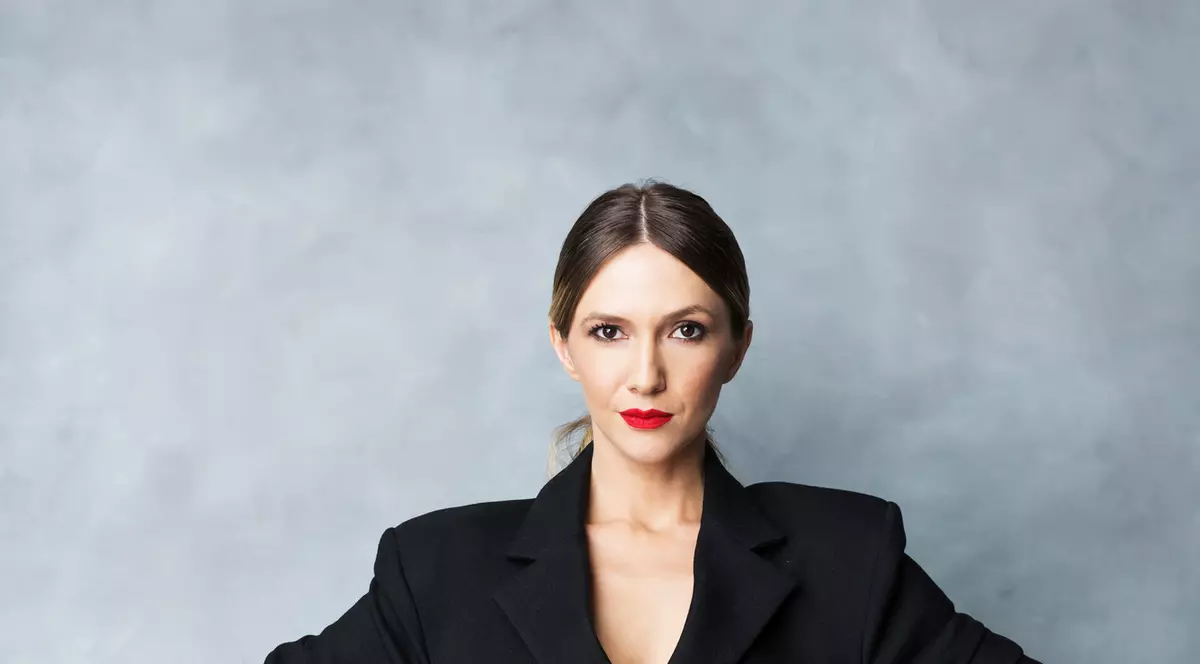 Adela Popescu este însărcinată a treia oară