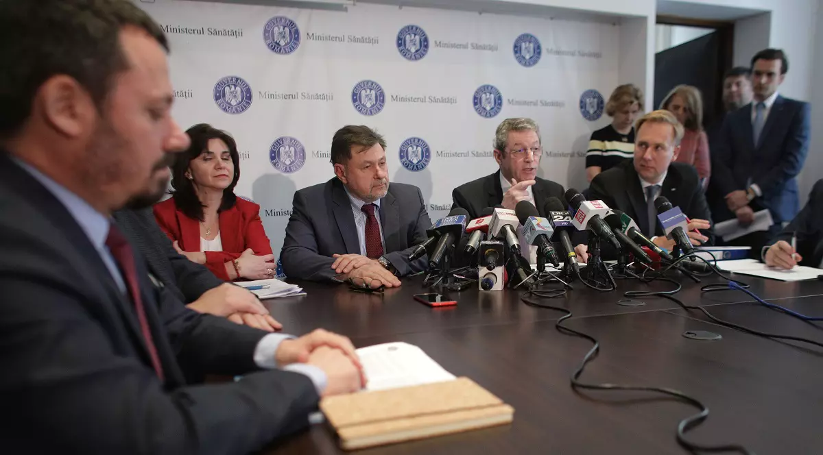 Ansamblul folcloric din Mioveni care vine marți din China. „Grupul nu trebuie tratat diferit, sunt oameni sănătoși” spune profesorul Alexandru Rafila. Vor fi trecuți însă în concediu medical