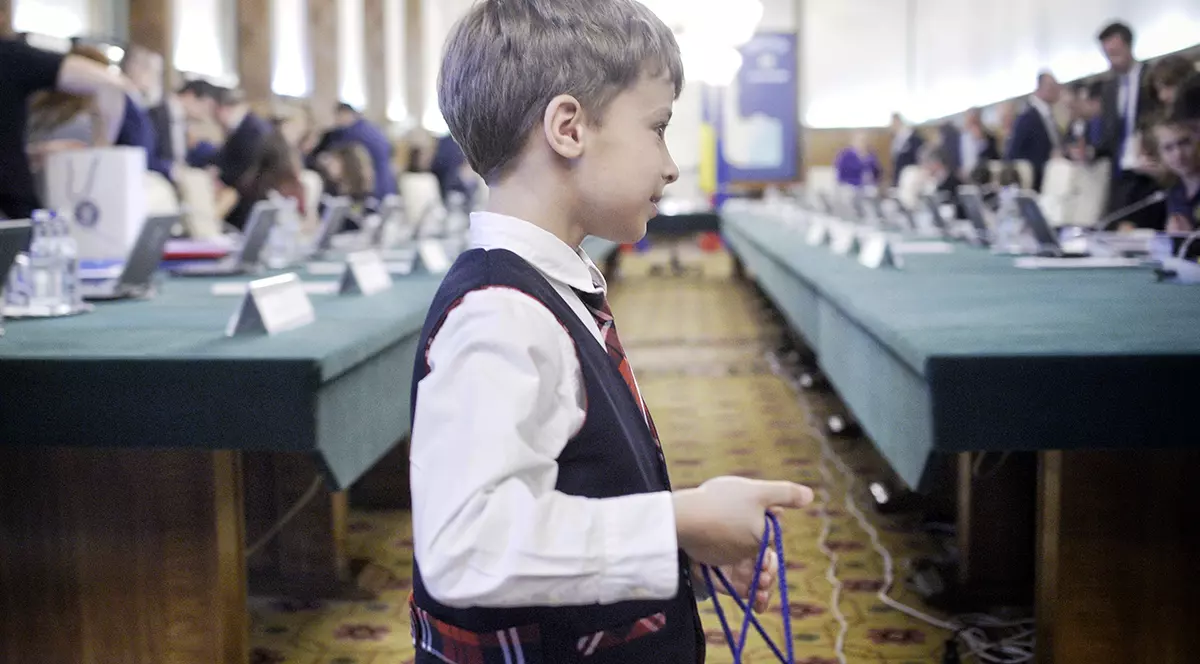 CCR decide sesizarea Guvernului pe majorarea alocațiilor pe 24 septembrie. Marcel Ciolacu: „Nu vă crapă obrazul de rușine?!”