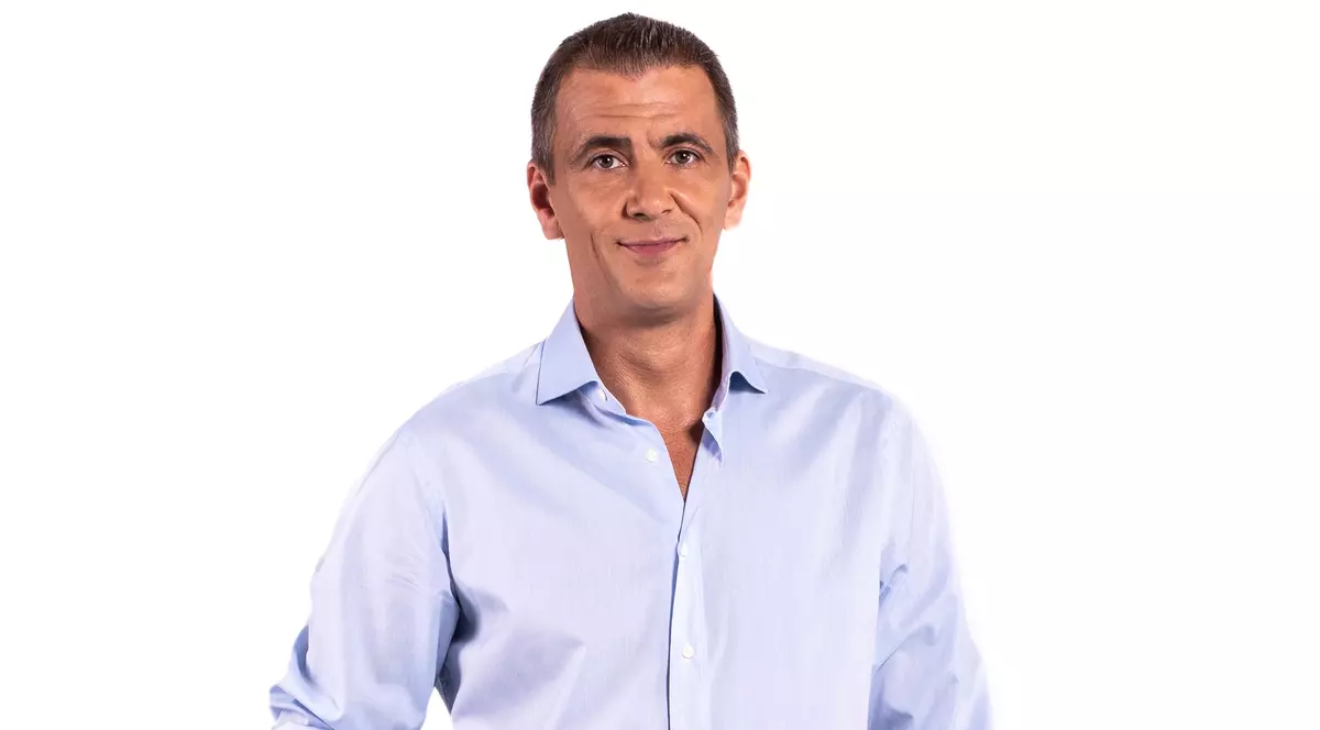 Cosmin Cernat va prezenta FanArena, la Kanal D. „Concurenții vor trece prin momente de cumpănă”