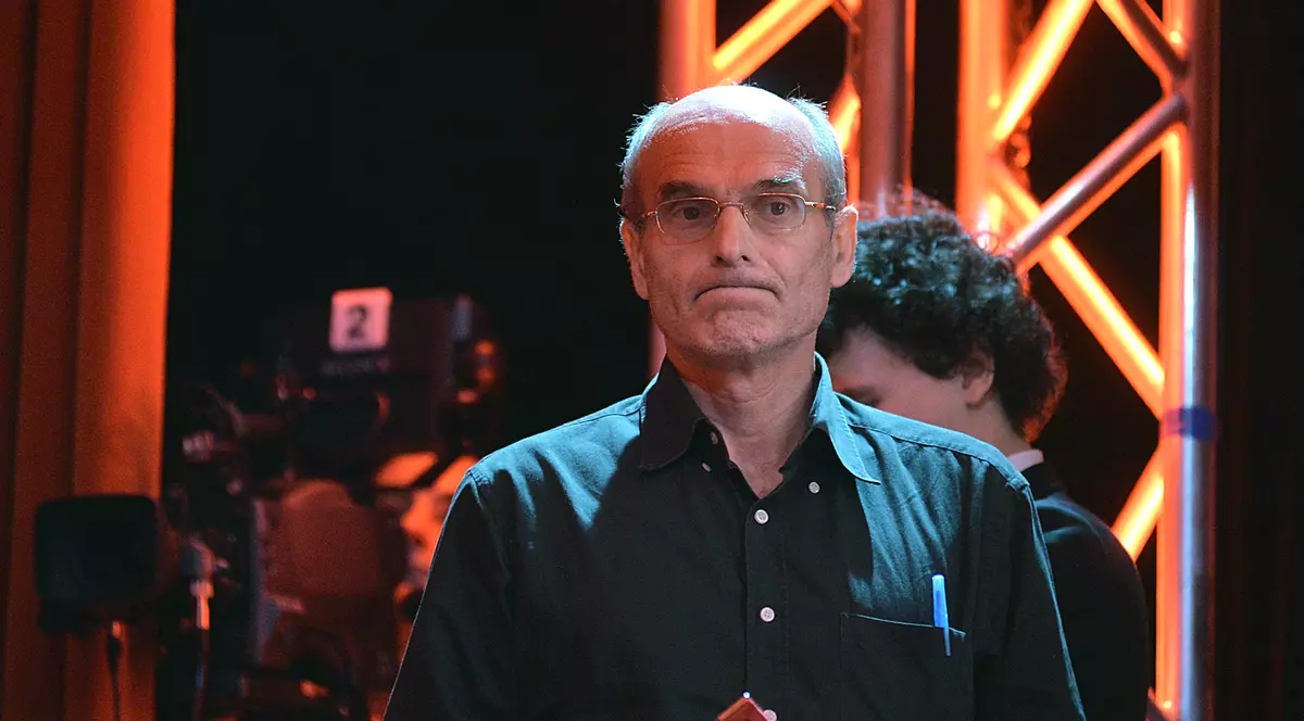 Cristian Tudor Popescu, despre noile cărți de identitate. „Am auzit și asta că nu mai fac copii ăia care au buletin cu cip”