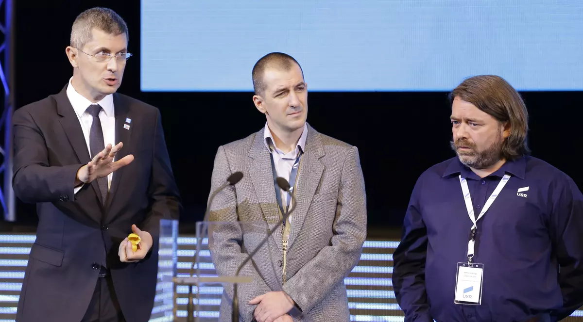 De ce se ceartă useriștii pe teme ideologice | Se ascute lupta pentru putere între cele două facțiuni din partid