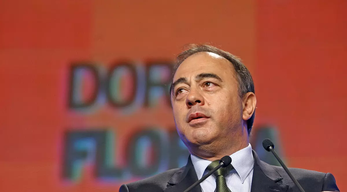 Dorin Florea, un primar romofob. Ciprian Necula desființează propunerea edilului din Târgu Mureș, care ar vrea ca doar anumitor persoane să li se permită sa aibă copii