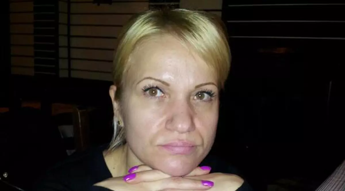 Naste din Berceni, vedeta petrecerilor de după ’89, cântă și astăzi la restaurante. Fosta solistă Albatros a îngropat trecutul și se prezintă Iolanda Cristea