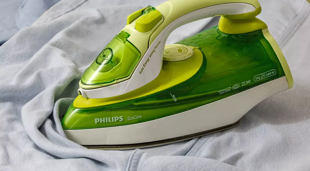 Philips vrea să vândă divizia de electrocasnice. Fier de călcat Philips verde