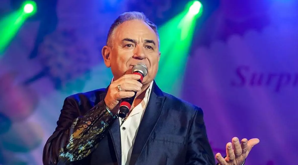„M-am prăvălit, sângeram, eram înconjurat de mineri cu bâte”.  Solistul George Rotaru a fost la un pas de moarte la Mineriadă, dar a scăpat ca prin minune, salvat de... un vinil