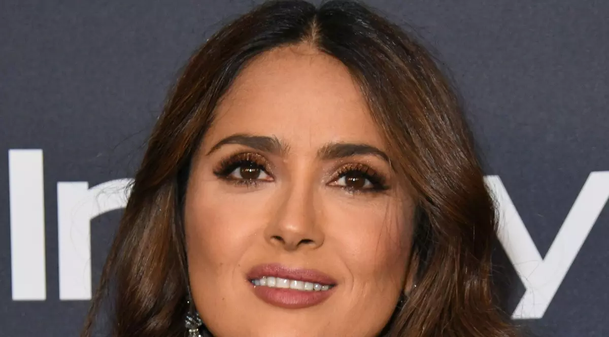Ce spune Salma Hayek despre ținuta pe care a purtat-o la Globurile de Aur 2020