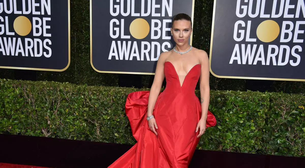 Cele mai spectaculoase ținute de la Globurile de Aur: Reese Witherspoon, Scarlett Johansson și Jennifer Aniston au impresionat cu ținutele lor