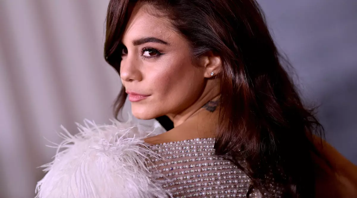 Vanessa Hudgens a făcut o nouă cucerire. Surprinsă la întâlnire cu un jucător de la Los Angeles Lakers