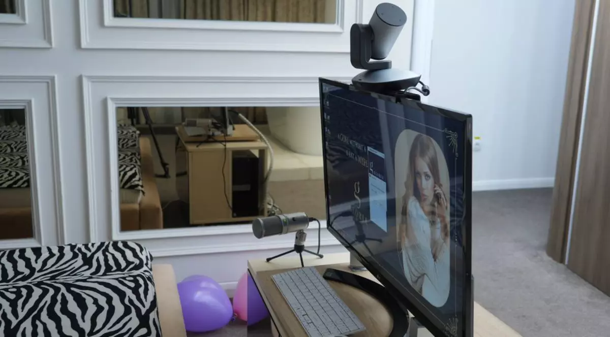 Videochatul, la putere în România. Angajații ar putea să umple un oraș cât Sibiul