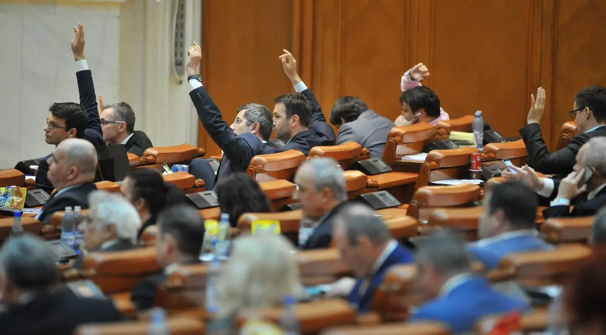 România va avea o lege împotriva hărțuirii psihologice la locul de muncă. Ce sancțiuni sunt prevăzute