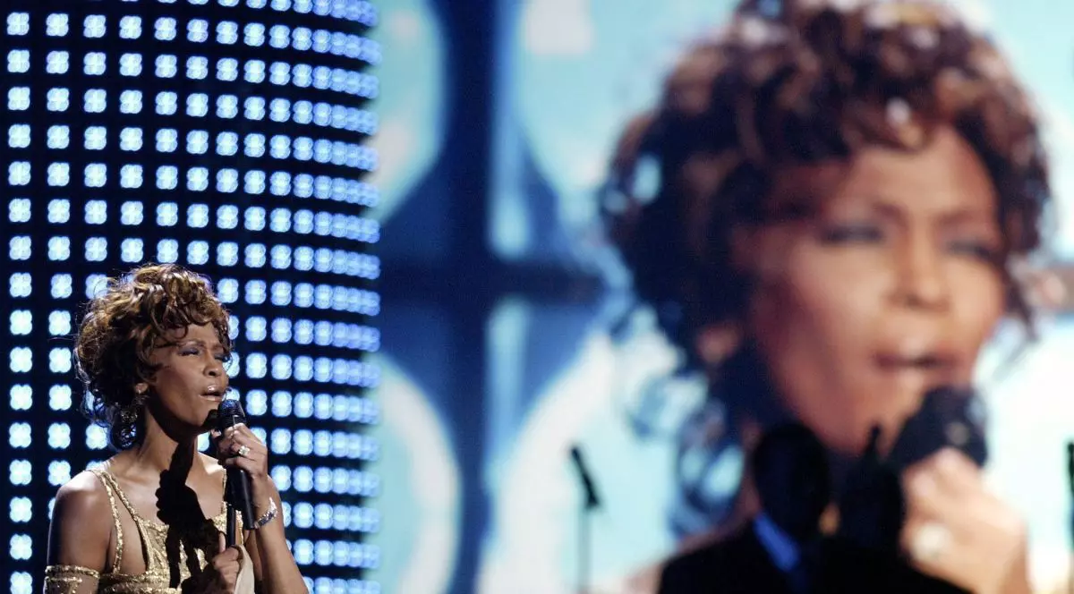 Holograma Whitney Houston în concert, în SUA și Europa, din 25 februarie