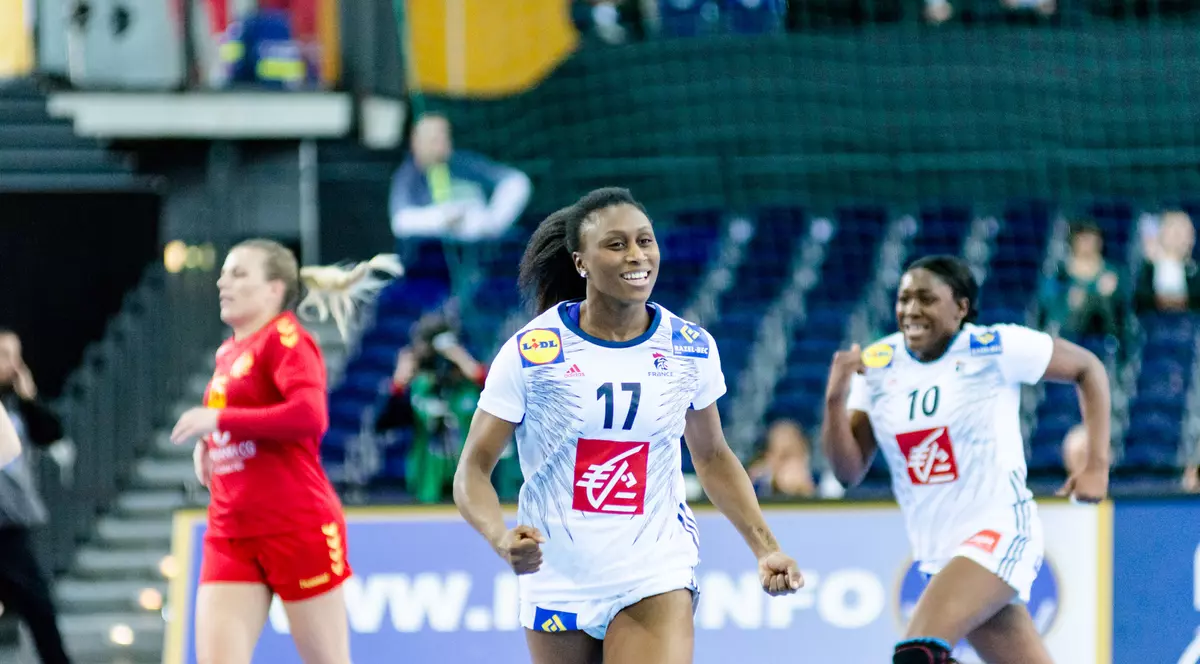 Franțuzoaica Siraba Dembele a semnat cu CSM București. Handbalista e campioană mondială și europeană