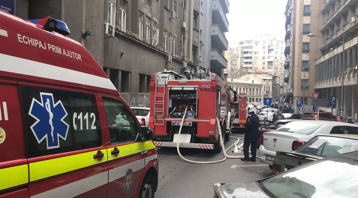 Incendiu în București, în apropiere de sediul Poliției Capitalei