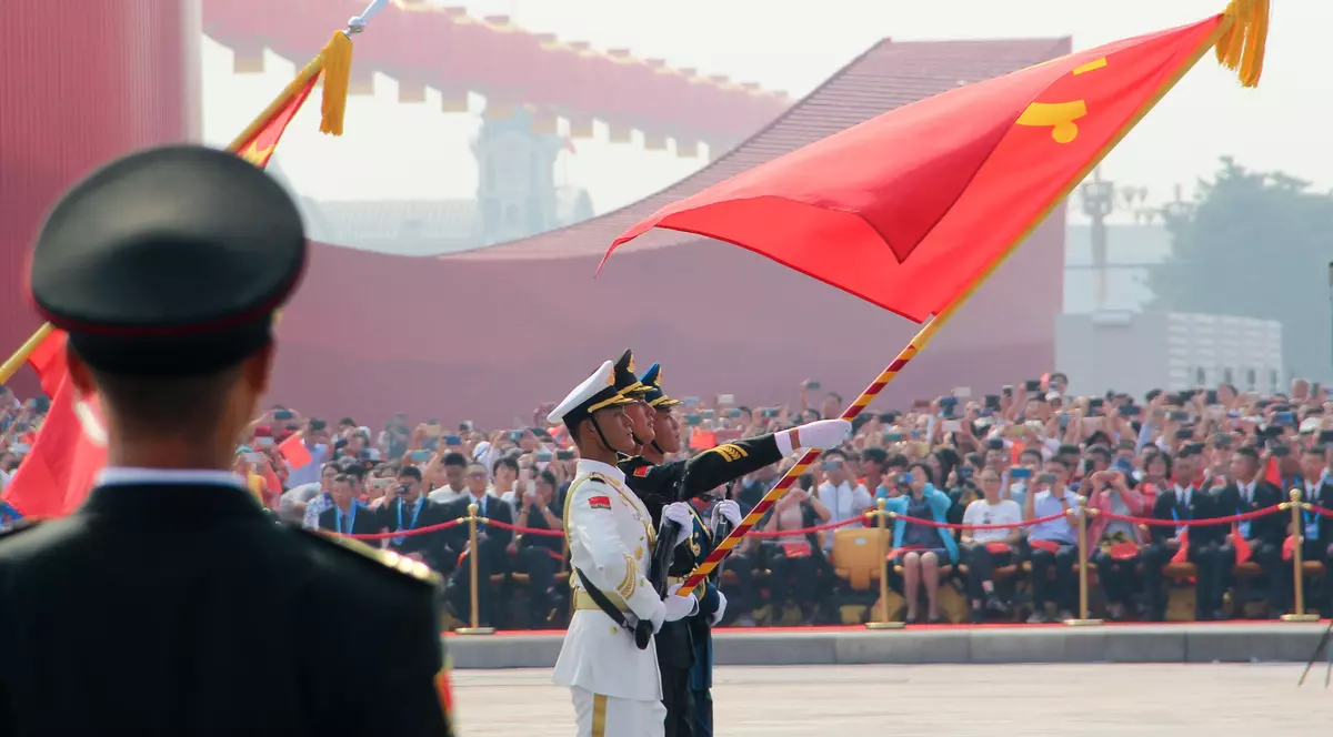 SUA acuză armata chineză pentru un furt de date care afectează 145 de milioane de americani. Armata Chinei la o paradă