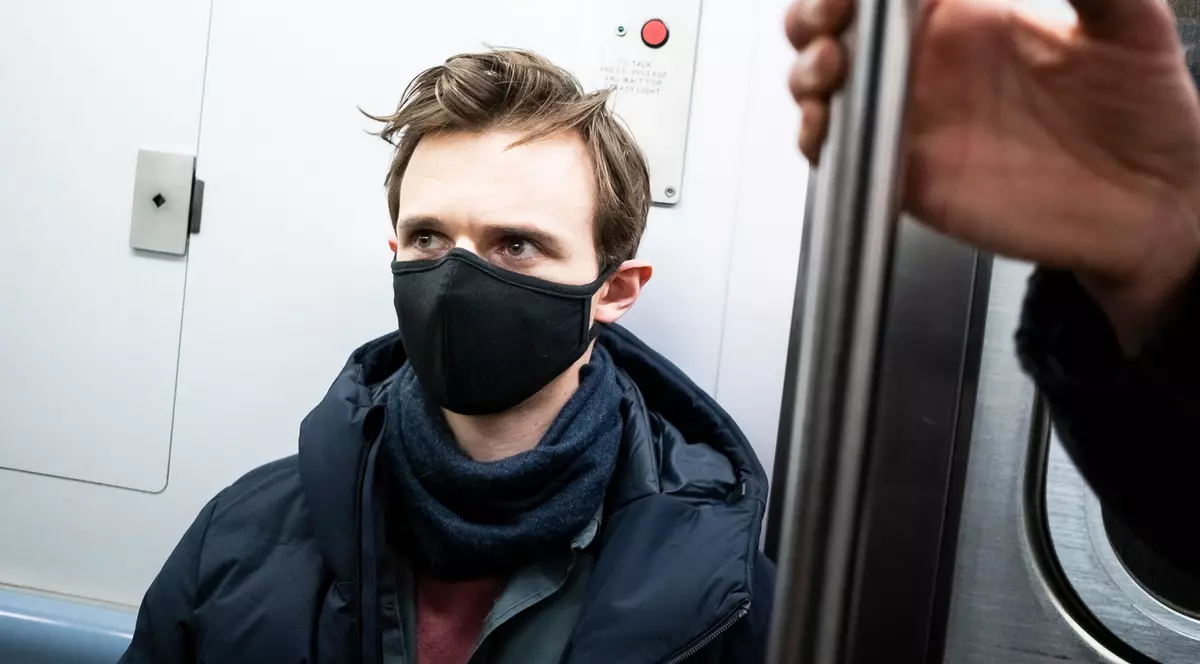 Riscă închisoarea pentru că s-a prefăcut bolnav de coronaviroză