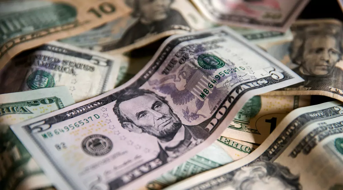 Curs valutar 13 februarie 2020 | Leul s-a apreciat față de euro, dar pierde teren în raport cu dolarul american. Unde găsim cel mai bun curs