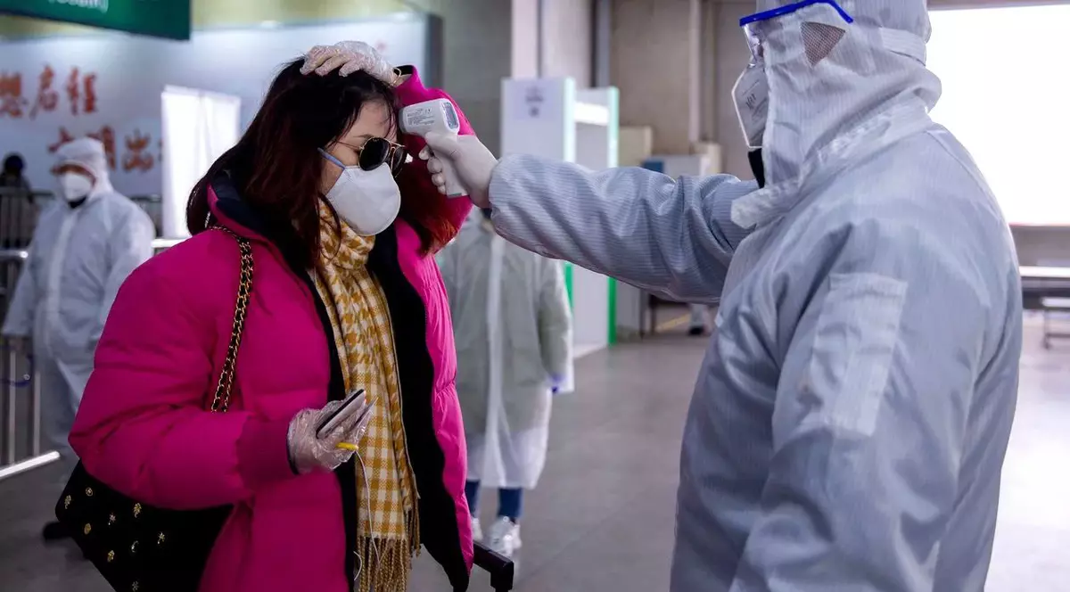 VIDEO Trei pacienți din Rusia au sărit pe geamul spitalului pentru a scăpa de carantina impusă din cauza coronavirusului