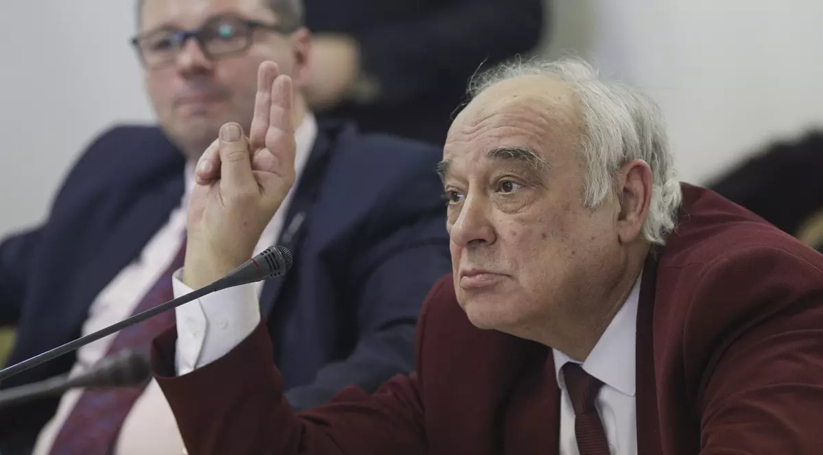 Ion Ghizdeanu împărțea sume uriașe din fondul creat de Dragnea și Vâlcov în timp ce Guvernul Orban aștepta votul de învestitură