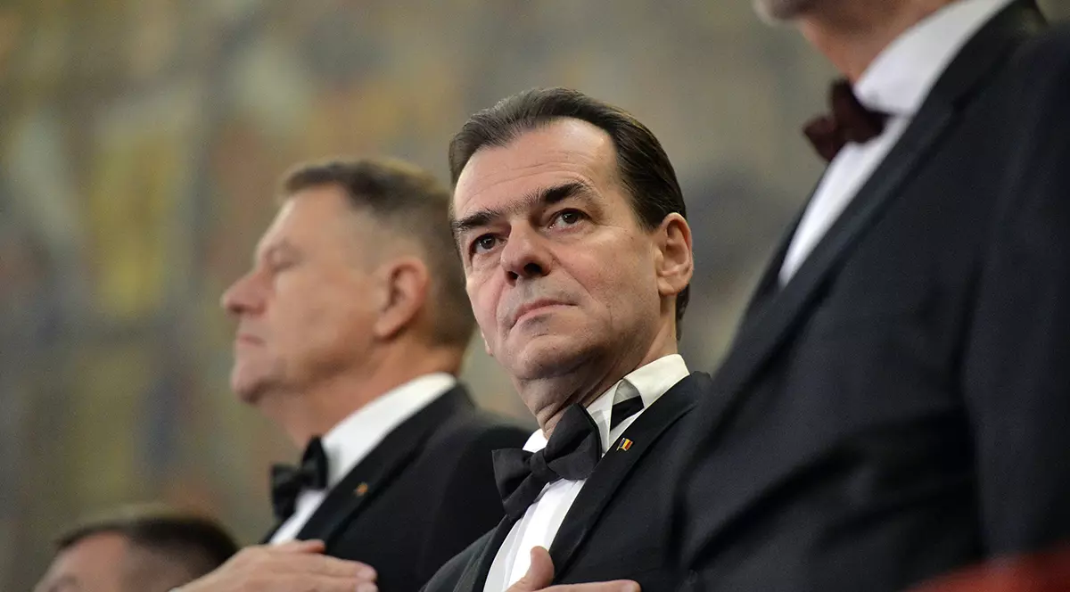 Un circ inutil | Despre planul lui Iohannis de a forța alegerile anticipate