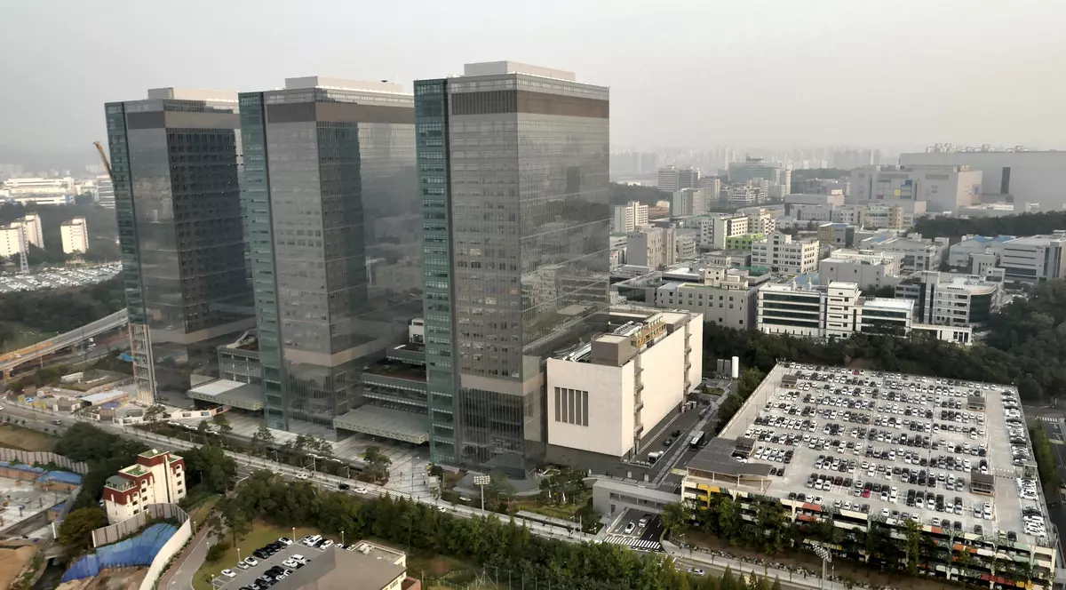 Angajat într-o fabrică Samsung din Coreea, depistat cu coronavirus. Anunțul companiei