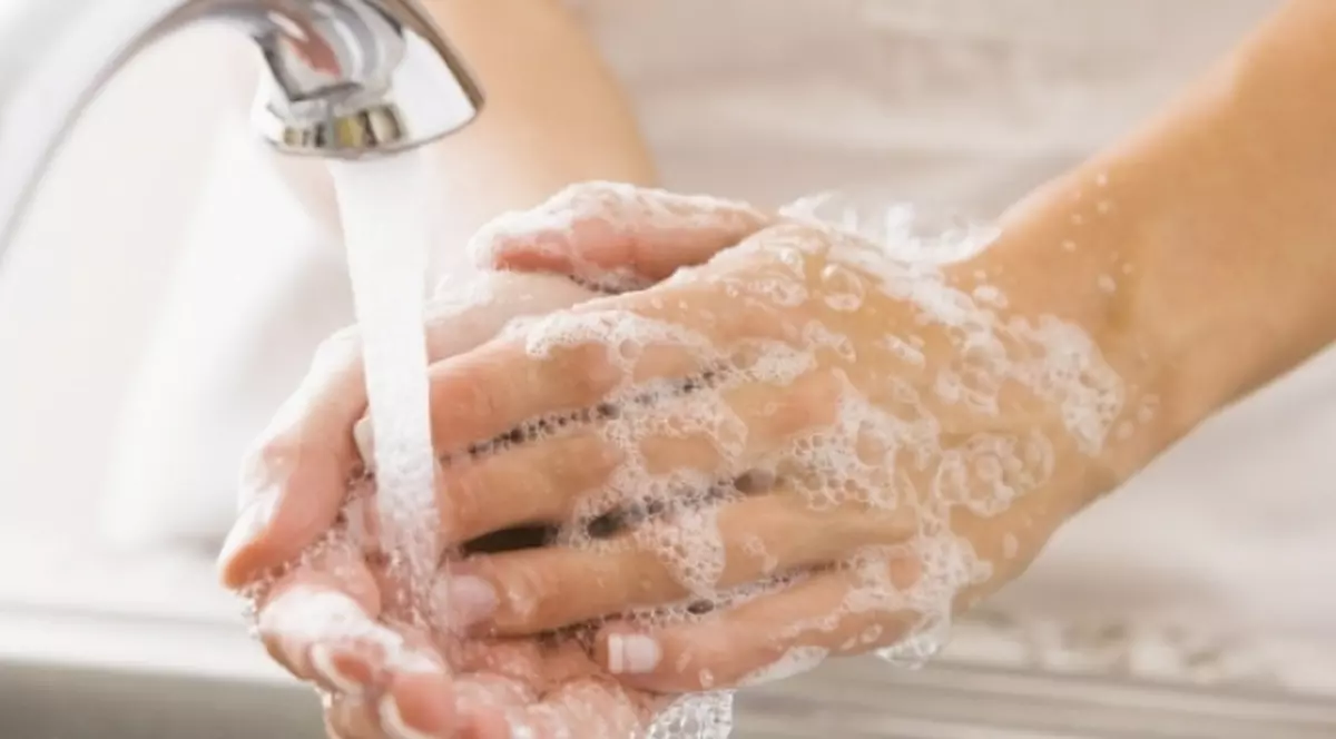 Sondaj: Un sfert dintre francezi nu se spală în fiecare zi