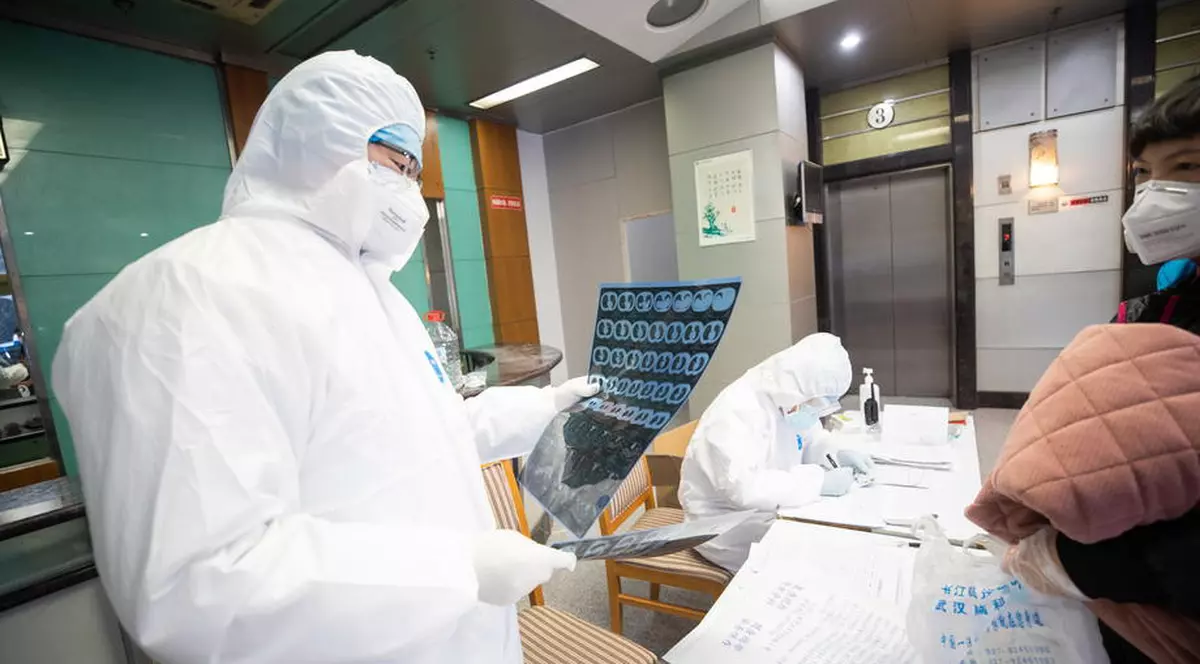 Un nou bilanț oficial arată 724 de morți din cauza epidemiei de coronavirus