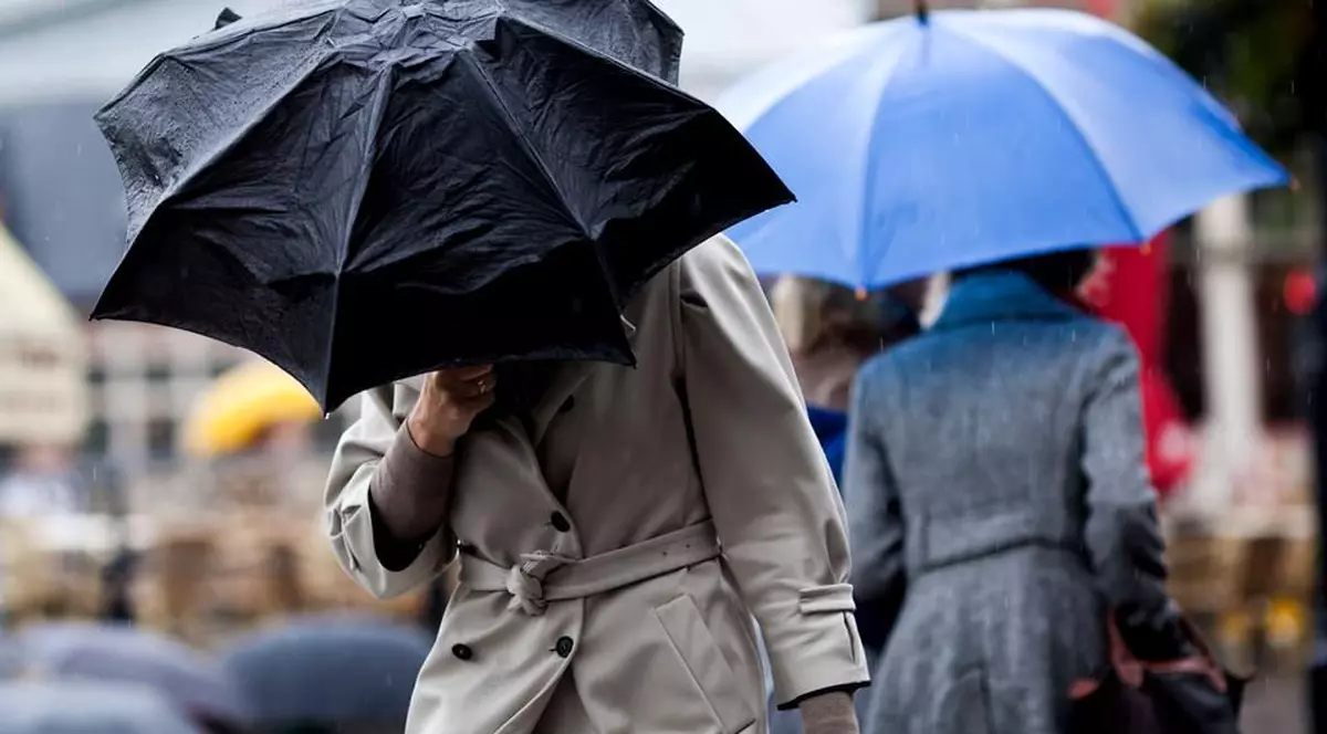 Prognoza meteo 12 februarie. Vremea se încălzeşte uşor, dar nu scăpăm de vânt şi precipitaţii