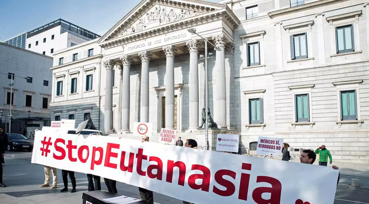 O lege privind dreptul la eutanasie, aproape de adoptare în Spania