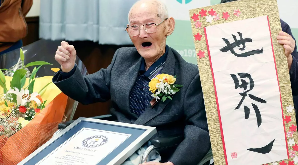 Un japonez de 112 ani a fost declarat cel mai vârstnic bărbat din lume. Precedentul record era deținut tot de un japonez, care a murit la 113 ani