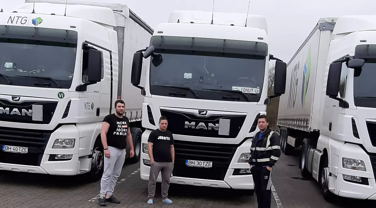 Șoferii români de TIR lăsați în Danemarca fără salarii au ajuns în țară: ”Patronul ne-a blocat și cardurile de motorină”