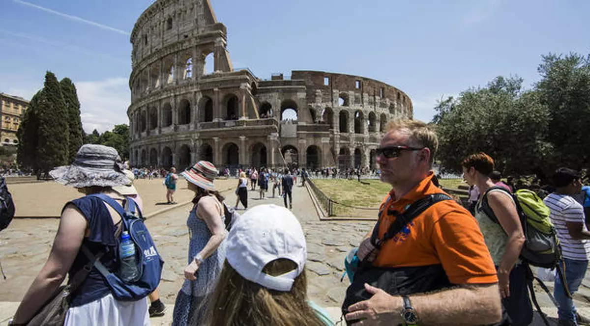Ce se întâmplă cu turiștii români din Italia după declararea carantinei totale