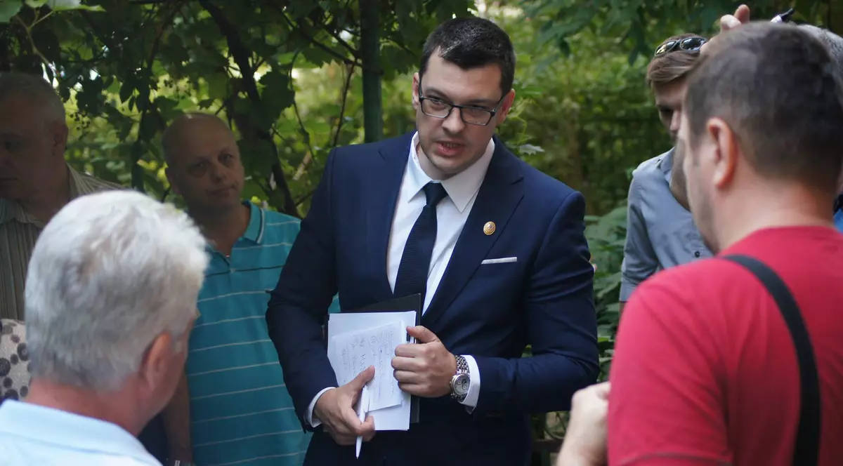 Deputatul PNL Ovidiu Raetchi, ameninţat cu moartea, pentru a nu vota legea vaccinării: "Trebuie să vă punem cuţitul la gât!"