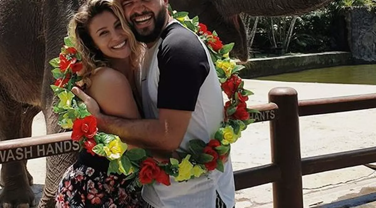 Lora și Ionuț Ghenu, blocați în Bali. Zborul lor către România a fost anulat din cauza coronavirusului