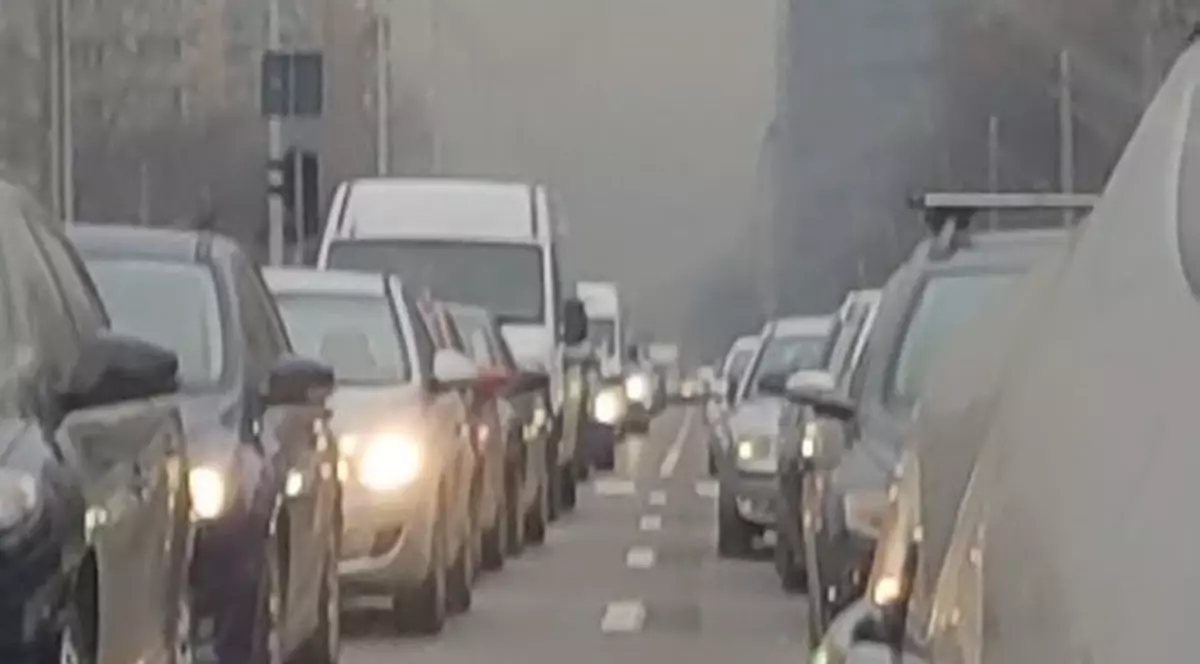 Scandal pe tema poluării din  Bucureşti: Primăriile, amendate. Firea dă vina pe CET-uri