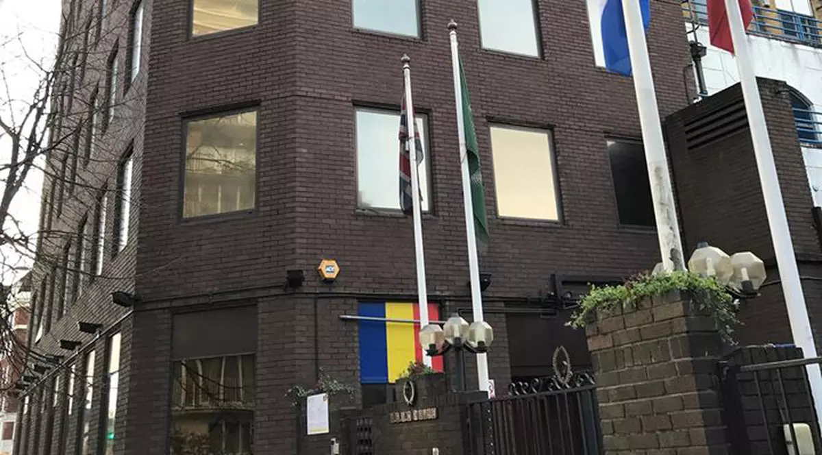Secția Consulară a Ambasadei României la Londra își suspendă activitatea cu publicul pe termen nelimitat