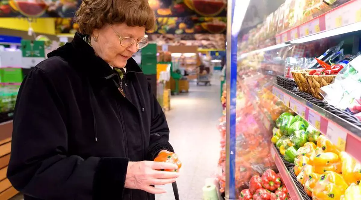 Următoarea ordonanță militară ar putea schimba intervalul în care persoanele vârstnice pot ieși din casă