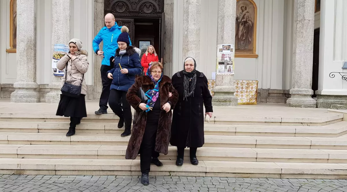 Rugăciuni la limita legii. Bisericile nu se tem de pandemie: avem rugăciune contra virusului, păcat că nu sunteţi mai mulţi