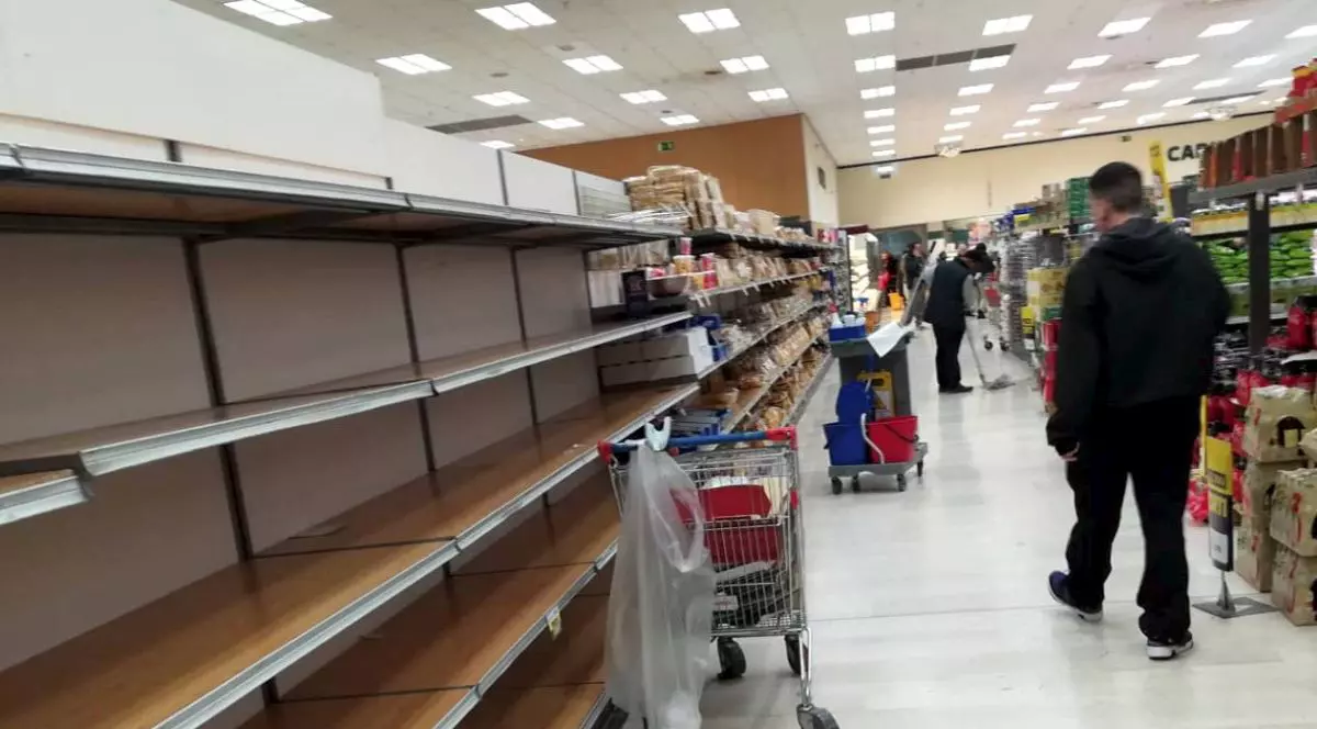 În umă cu o săptămână, și milanezii au trecut prin febra cumpărăturilor FOTO: Hepta