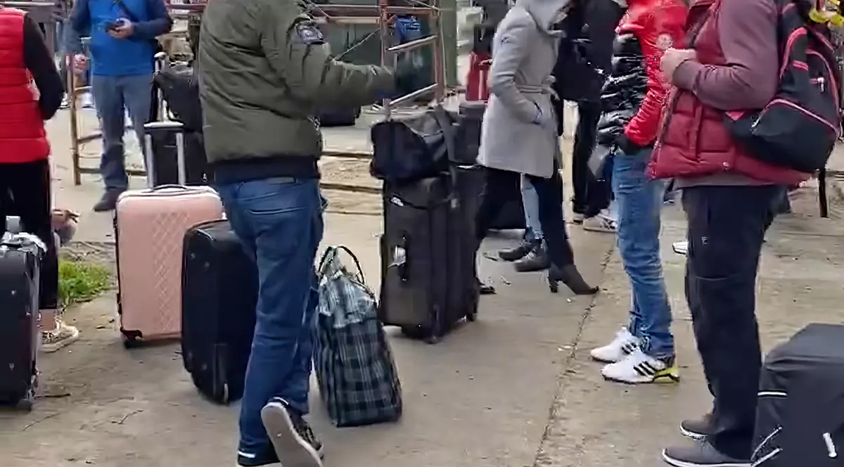 Românii carantinați la Mamaia se plâng de condițiile mizere din hotelul unde sunt ținuți și de mâncarea proastă