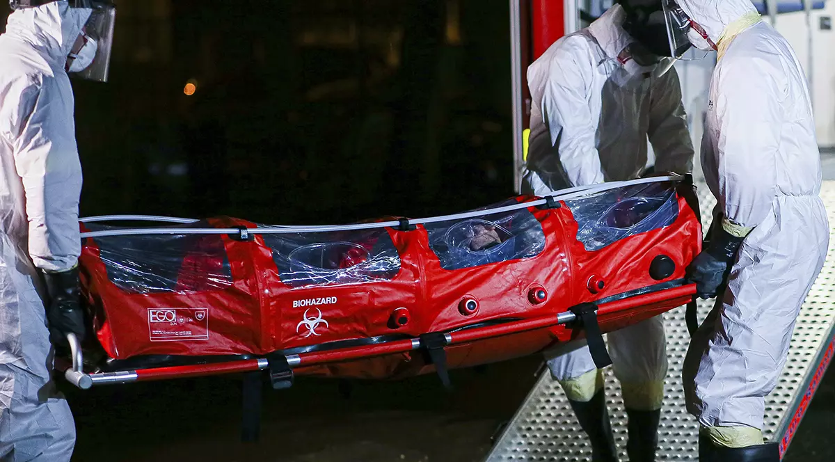 Un tânăr întors din Belgia a fost luat cu izoleta direct dintr-un magazin