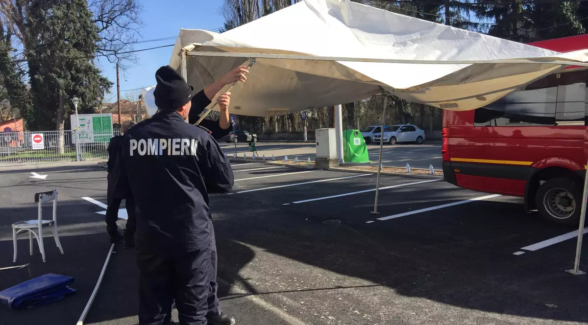 Cum au refuzat medicii din Lugoj un cort de triaj murdar, instalat de ISU: „Nu suntem la Oktoberfest”