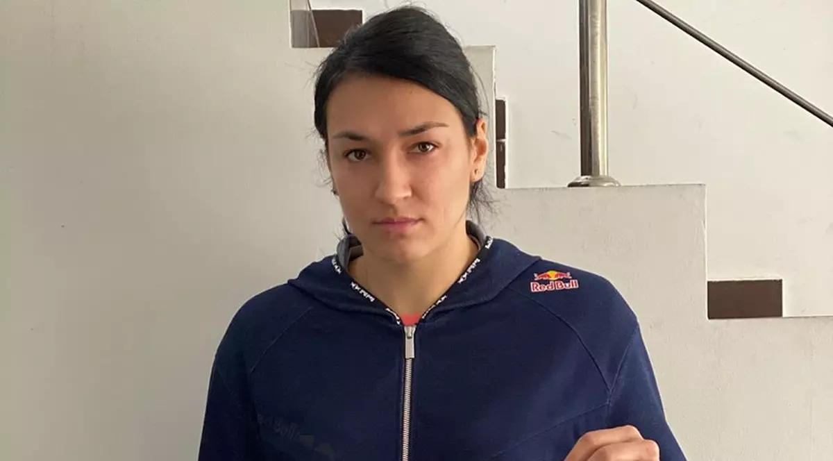 Cristina Neagu, apel pentru cei care se plimbă nestingheriţi pe străzi: "Staţi în casă oameni buni"