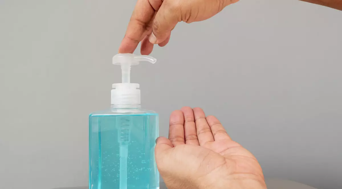 Direcția Antifraudă, cu ochii pe scumpirile la materiale sanitare. Dezinfectant pentru mâini