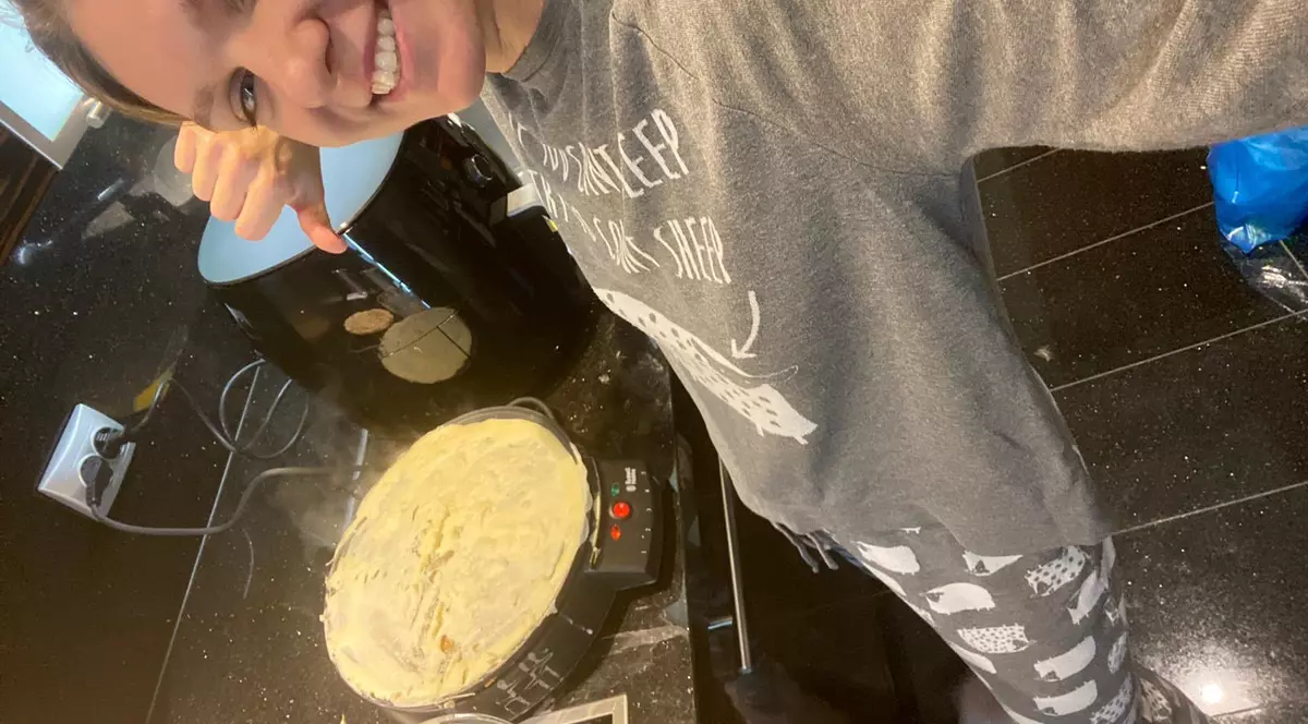 Simona Halep a făcut clătite în autoizolare. Campioana face și exerciții fizice în casă