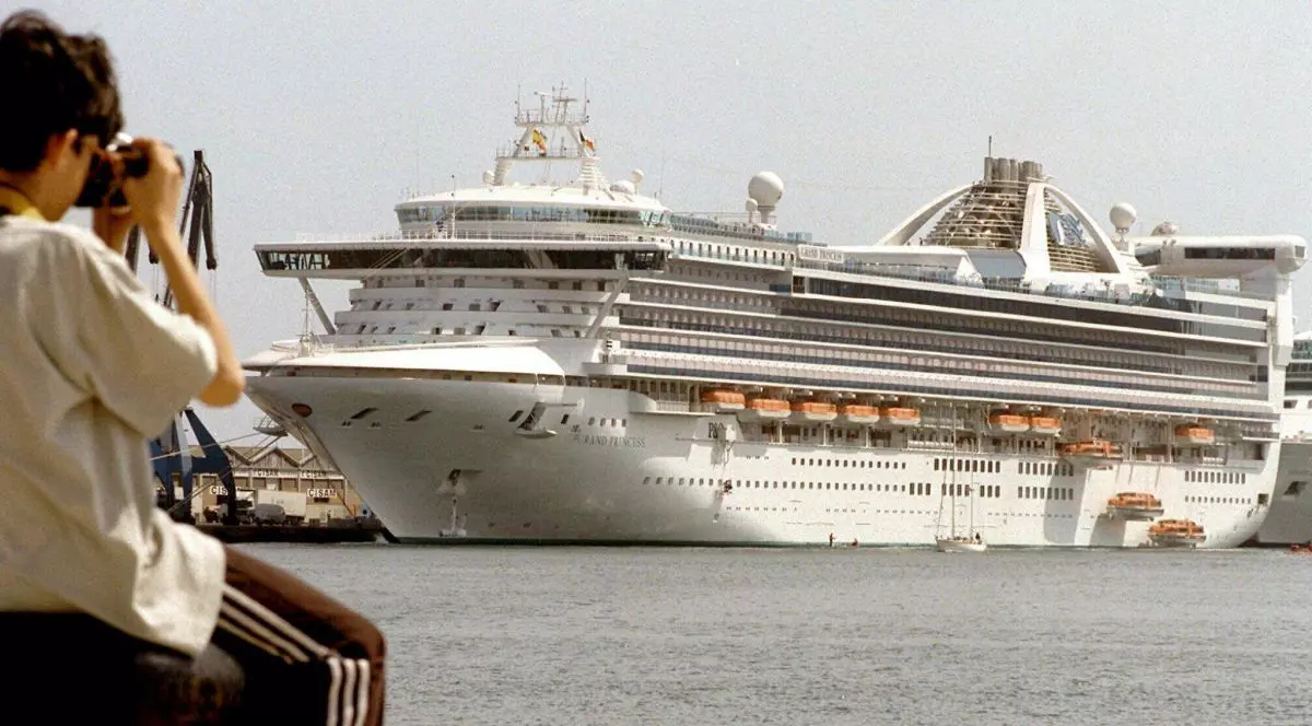 Nava Grand Princess este blocată acum în largul coastelor californiene FOTO arhivă: EPA