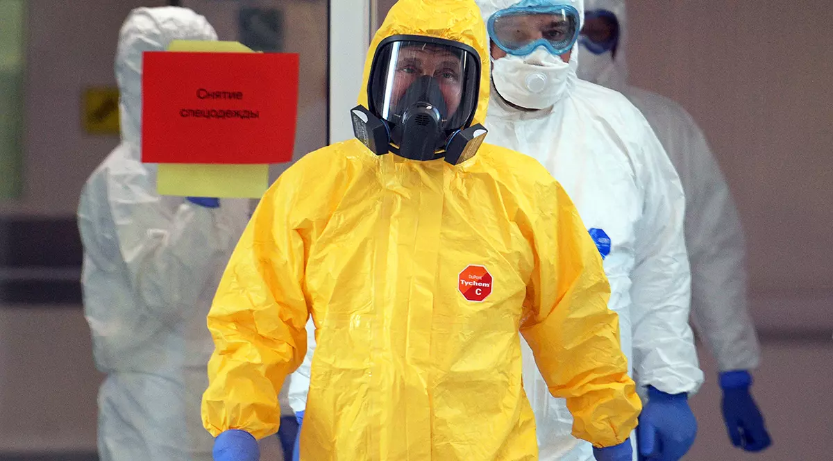 Vladimir Putin, în vizită la un spital din Moscova FOTO: EPA