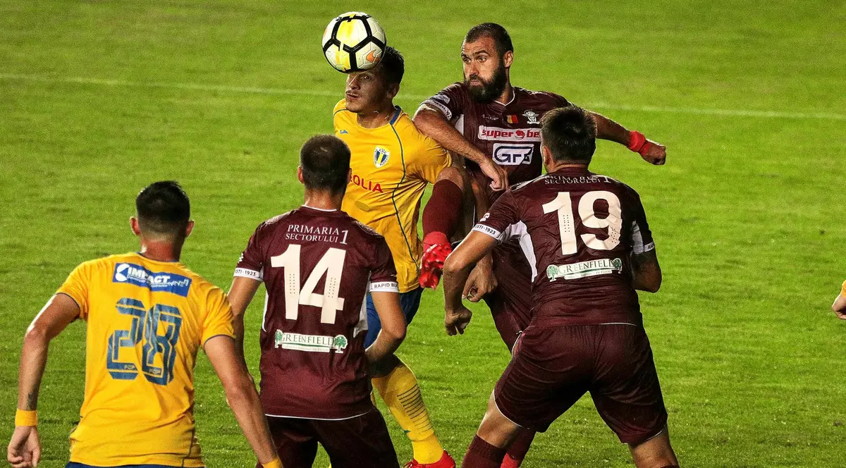 Petrolul - Rapid se joacă duminică pe FIFA 20. Banii obținuți, donați unor spitale din București și din Ploiești