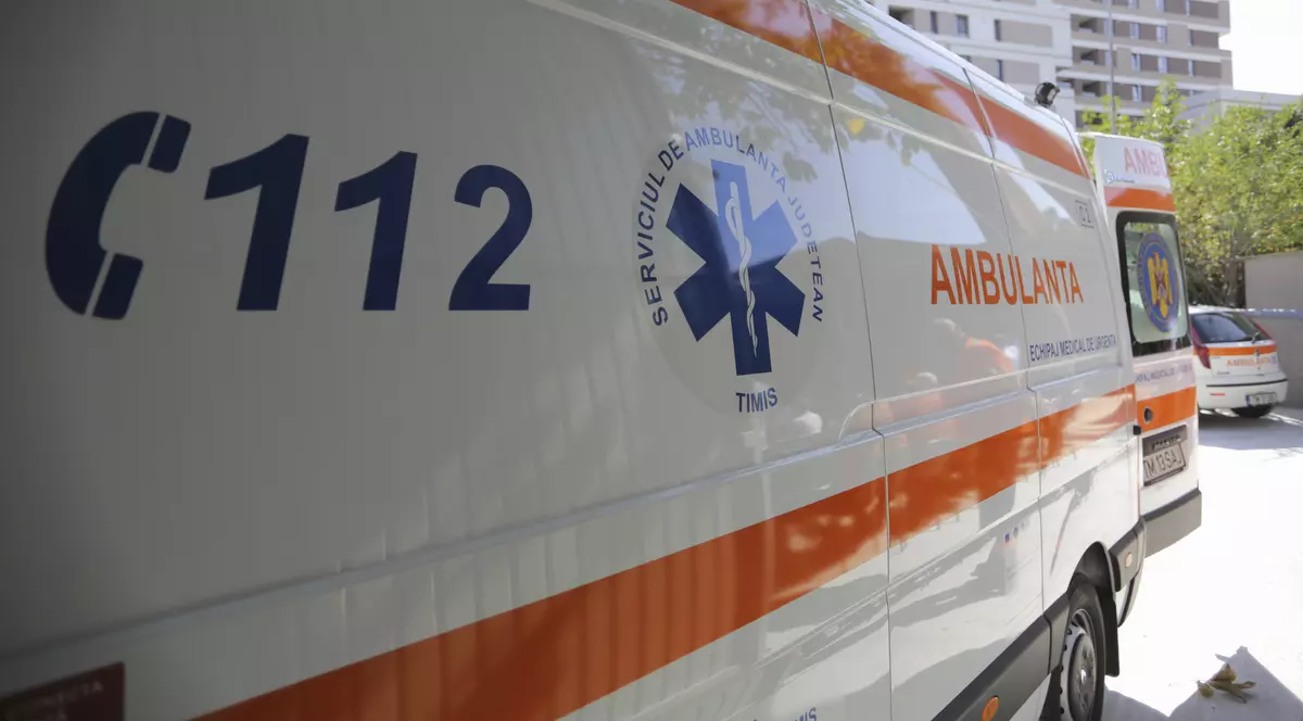 Medicul de pe ambulanță i-a spus că are o infecție gravă, că poate să facă septicemie și să moară. Tânăra de 21 de ani a fost umilită în două spitale și nu a fost tratată pe motiv că nu are covid-19